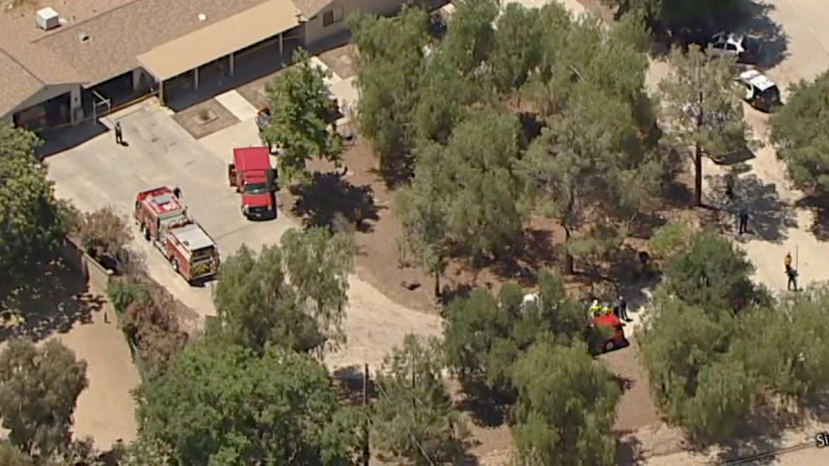 California Shooting 1 Dead 1 Injured At Fire Station 81 Agua Dulce In Los Angeles County Cnn