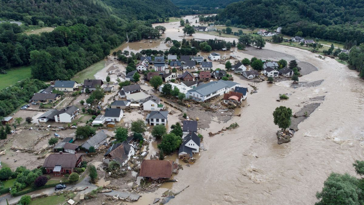 Germany flooding: huge rescue effort in Rhineland-Palatinate as deadly  floods also hit Belgium, Netherlands, Luxembourg - CNN