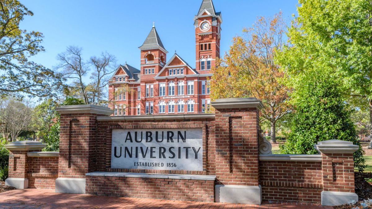 Auburn University giving $1,000 scholarships, prime parking and other  prizes to fully-vaccnated students | CNN