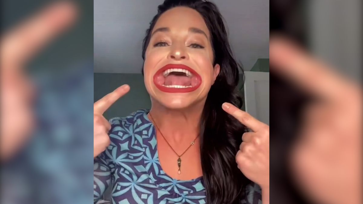 See the woman Guinness World Records says has the biggest mouth