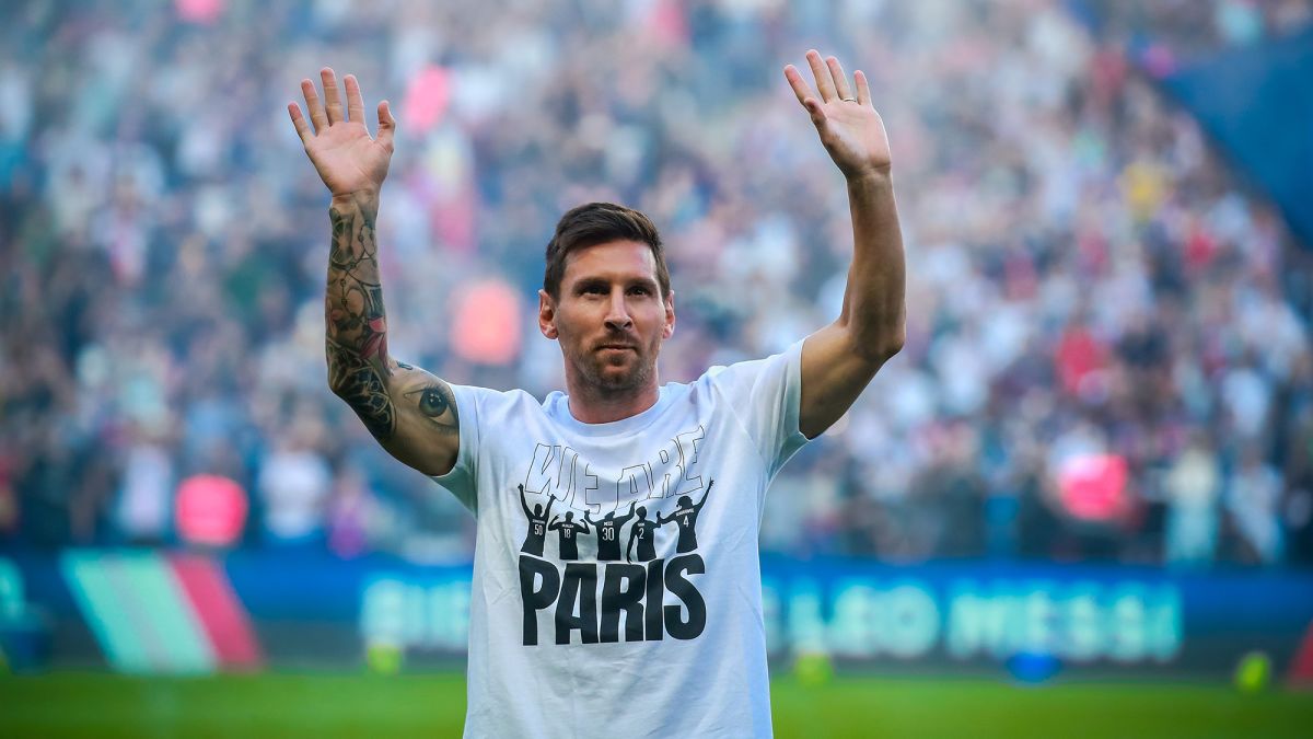 As Ligue 1 starts, Lionel Messi's PSG No. 30 jersey available at Fanatics 