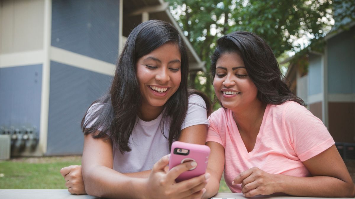 3 ways your family can stay connected when your kids go off to college., Featured News Story