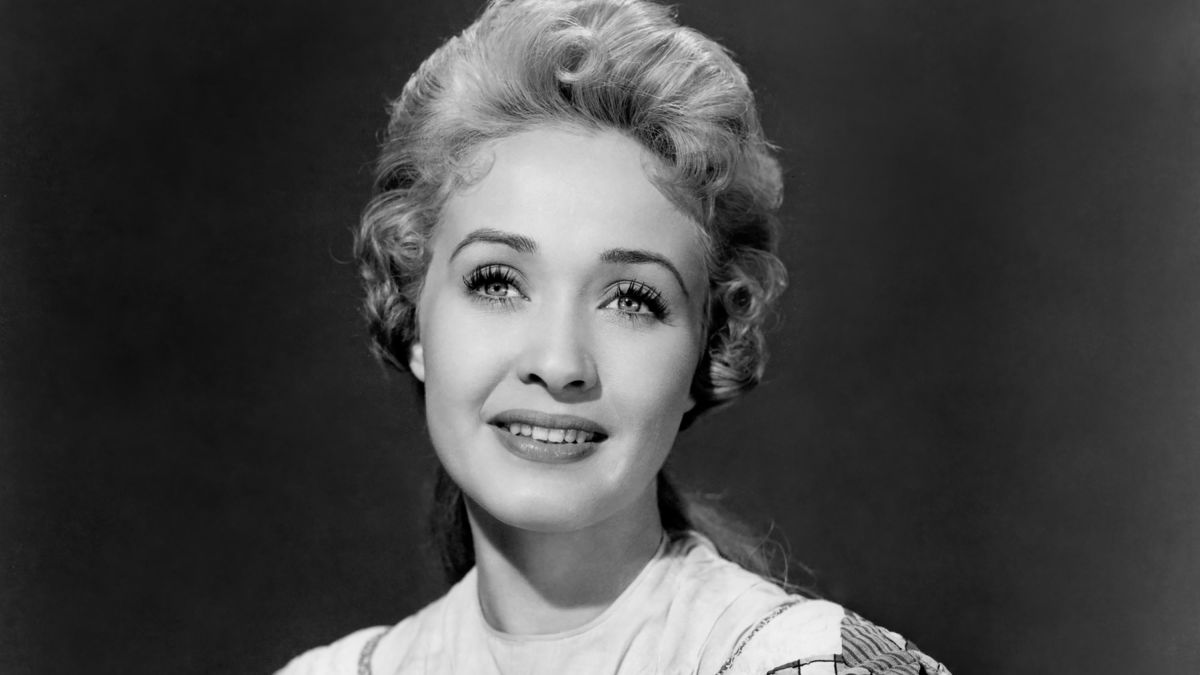 Jane Powell, star of Hollywood Golden Age musicals, dead at 92 | CNN