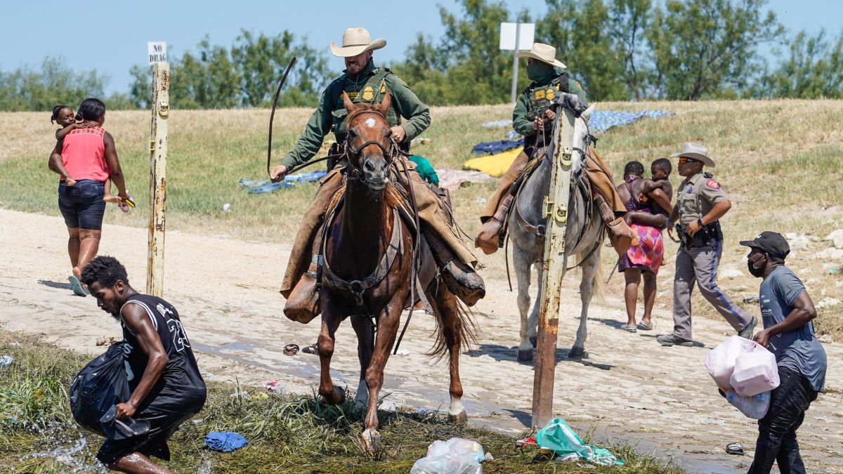 Horce Xxx Girls Full Video - Border Patrol agents on horseback used 'unnecessary' force in Del Rio  incident, report finds | CNN Politics