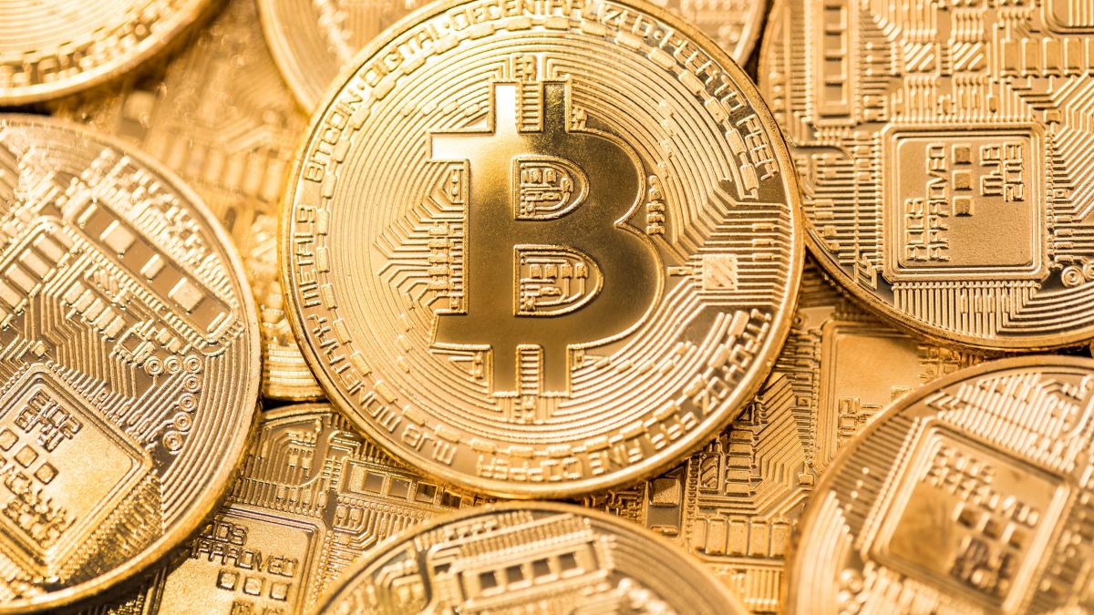 Bitcoin: too good to miss or a bubble ready to burst? - Financial Times