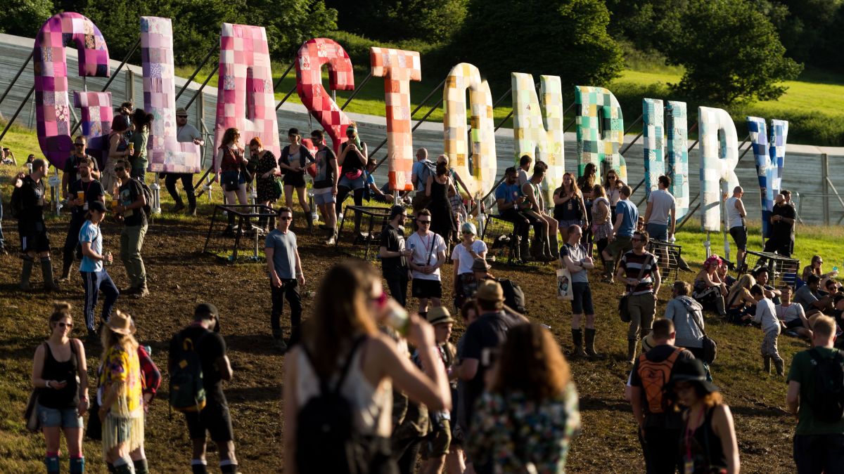 Опасни нива на наркотици са открити в легендарния фестивал Glastonbury 