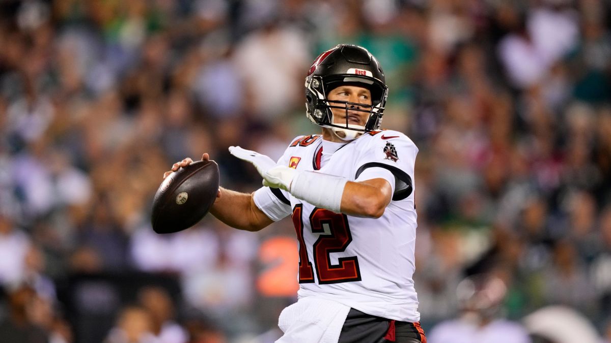 Eagles-Buccaneers analysis: Too little, too late from Jalen Hurts and Co.  in 28-22 loss to Tampa Bay