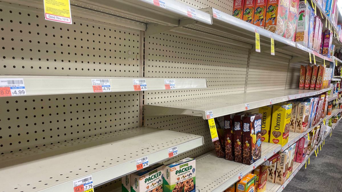 Las Vegas grocery stores see empty shelves during omicron wave