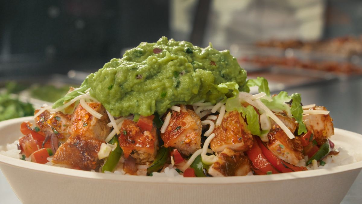 Chipotle is testing a new chicken recipe for the first time in its 28-year  history | CNN Business
