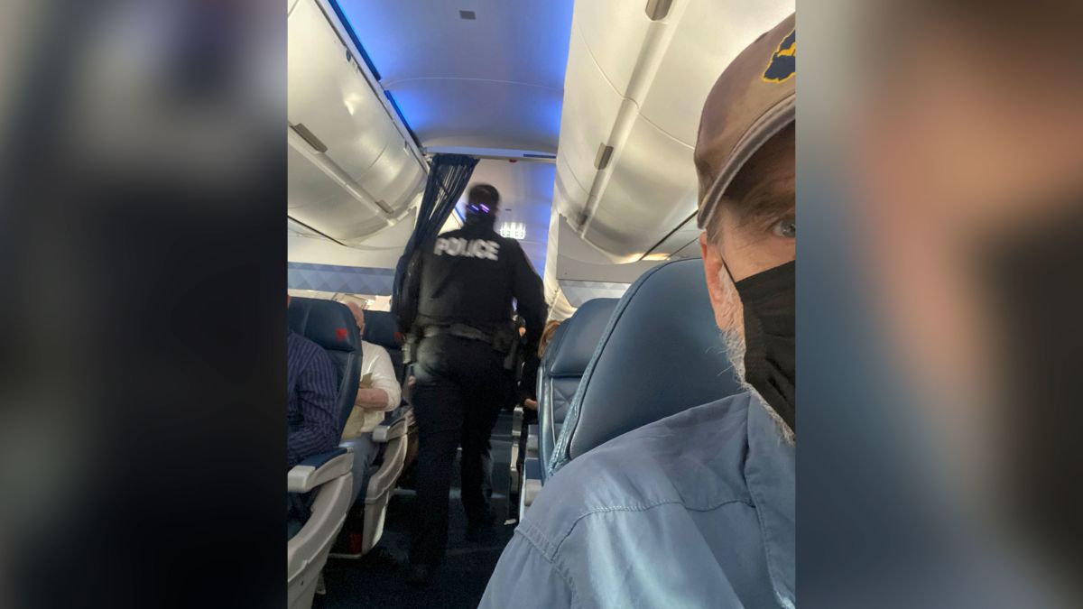 Delta responds after family kicked off flight from Maui to Los Angeles