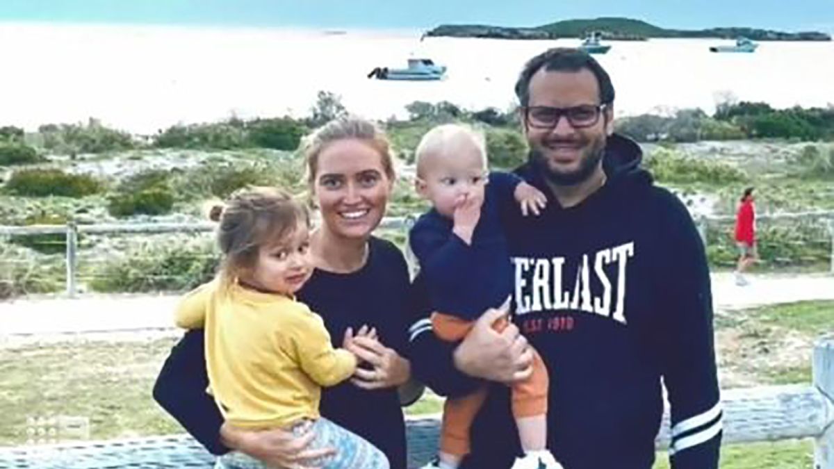 Indlejre aritmetik Ambitiøs Australian family rescued after days stranded in Simpson Desert - CNN