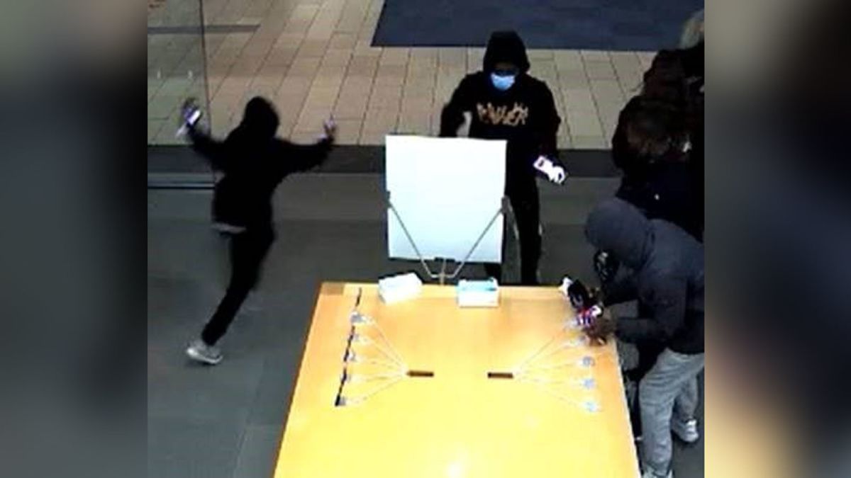 80 person mob ransacks Bay Area Nordstrom