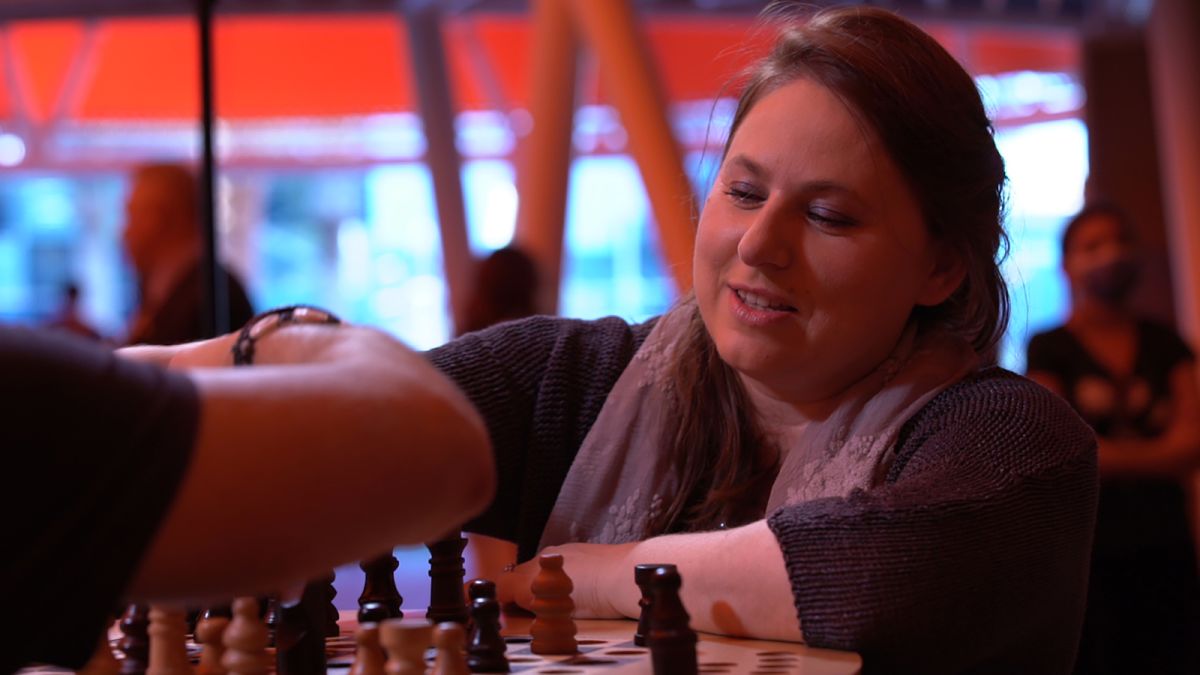 Judit Polgar anima a ser el peón que se convierte en dama - Desdemonegros