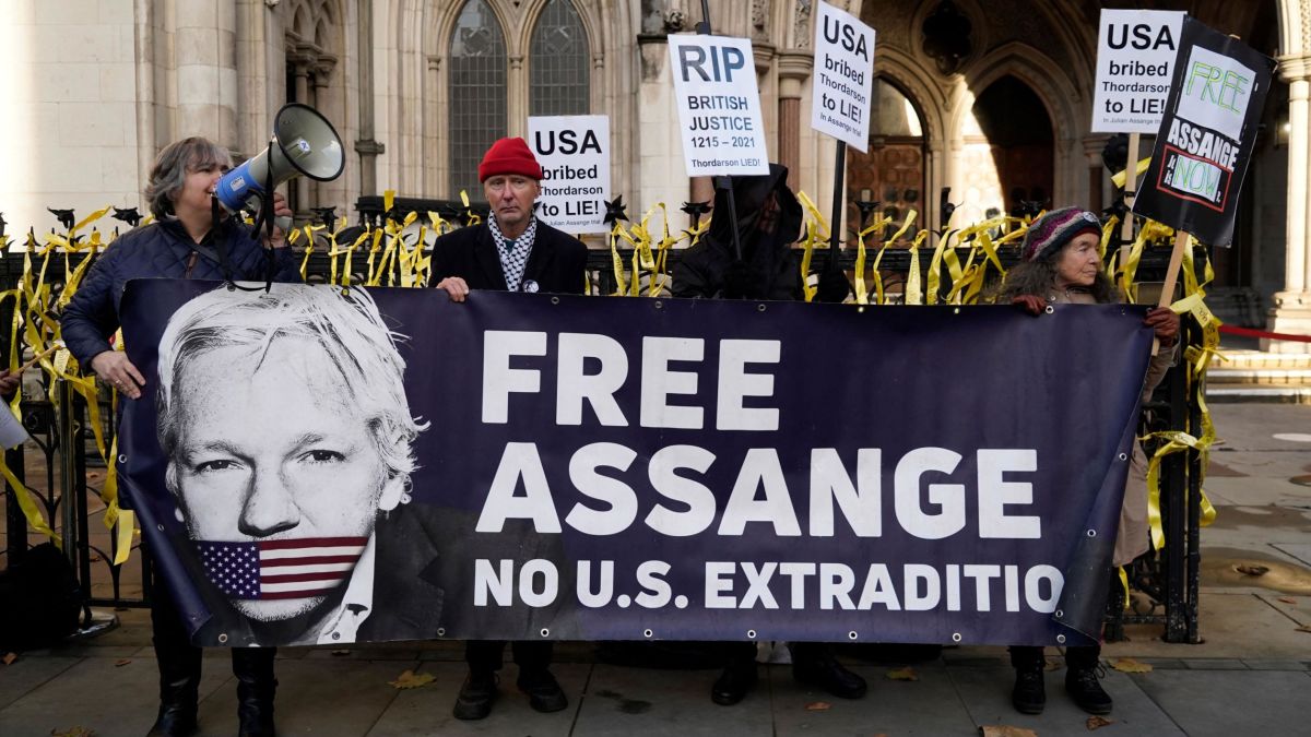 Julian Assange usa