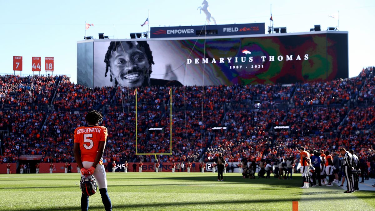 Denver Broncos Honor Demaryius Thomas During Lions Game