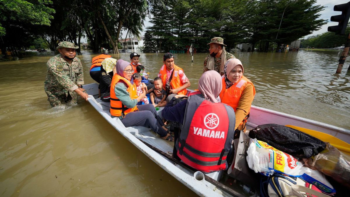 Rai malaysia typhoon Severe weather