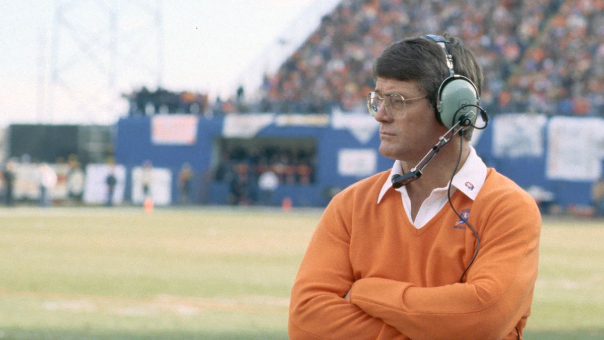 Former legendary NFL player, head coach and Americus native Dan Reeves dies  at age 77 - Americus Times-Recorder