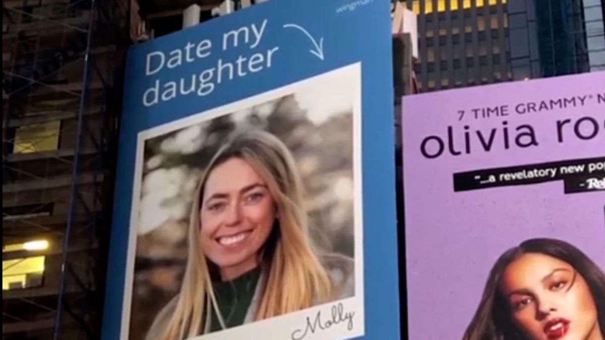 Cancer-stricken mom takes out Times Square billboard to help daughter find  love - CNN