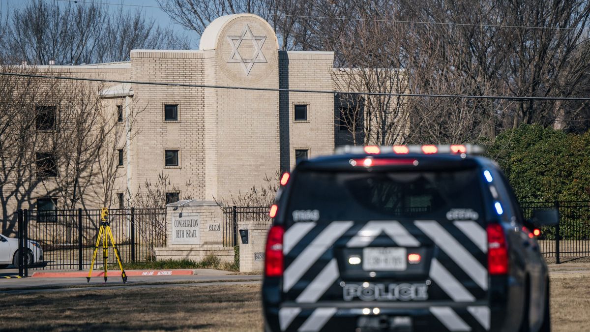 Inside the Texas synagogue hostage standoff picture