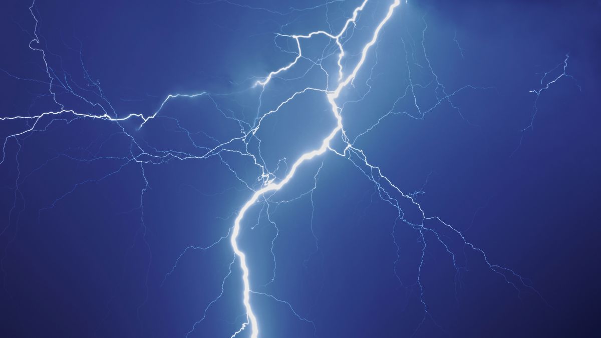 How coronavirus lockdowns may have led to less lightning in 2020