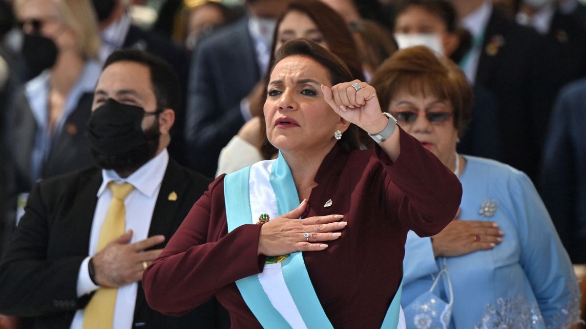 Xiomara Castro becomes Honduras' first female president | CNN