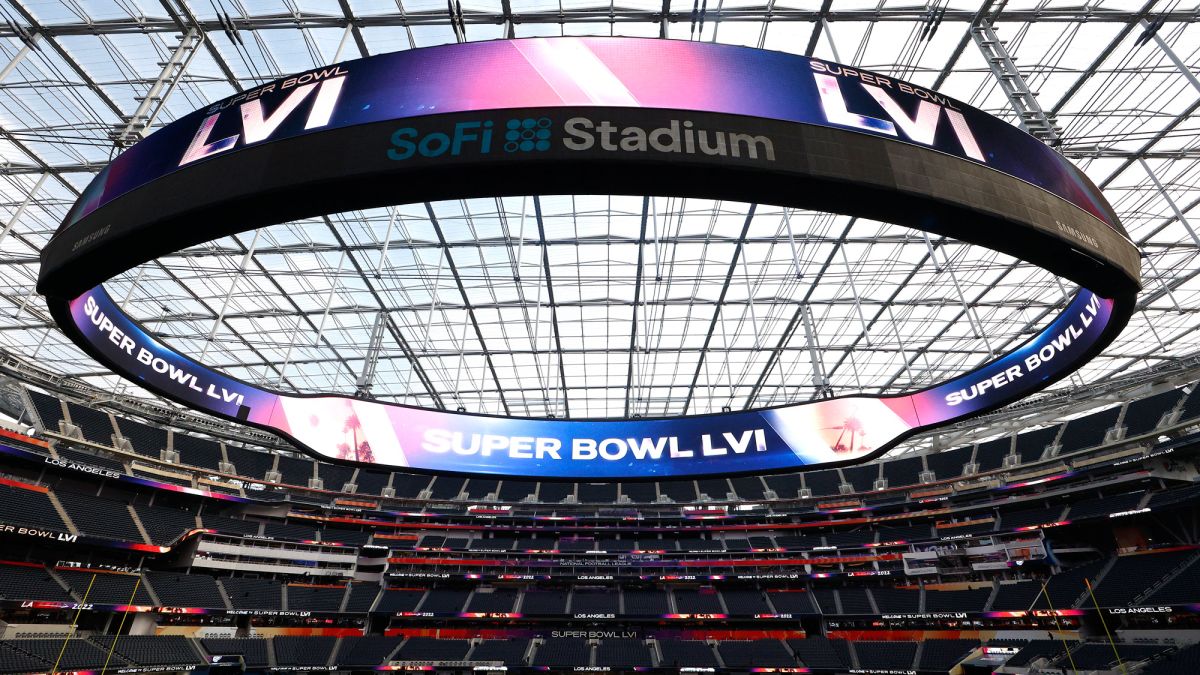 Super Bowl LVI: Los Angeles Rams and Cincinnati Bengals face off