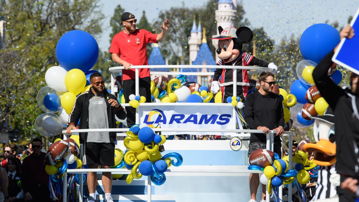 LeBron James floats idea of 'City of Champions' parade to celebrate LA Rams  Super Bowl LVI victory