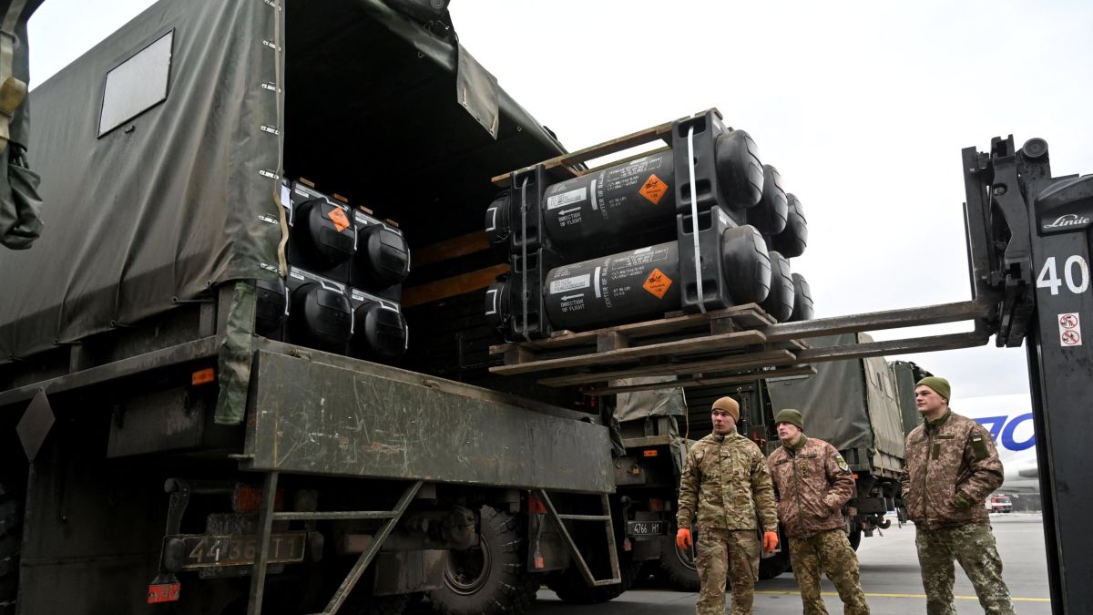 What weapons did any country send to Ukraine?