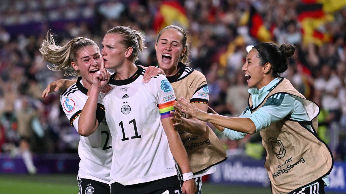 Women's Euro 2022: Germany through to semifinals with 2-0 win against  Austria - CNN