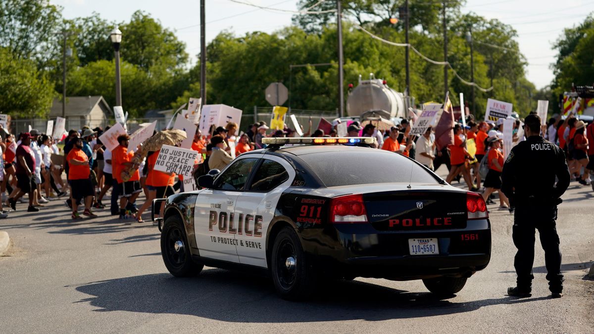 Texas Rangers investigating fatal officer-involved shooting outside East  Texas ER