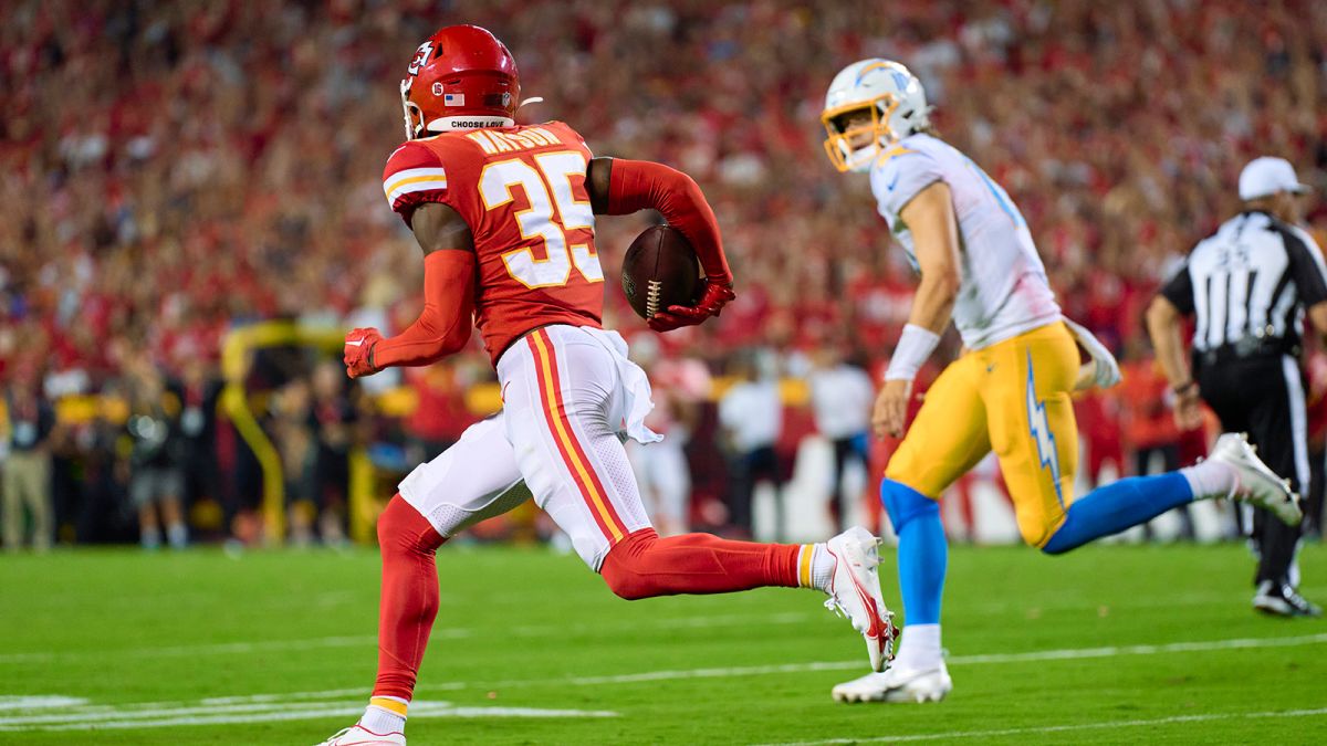 KC Chiefs to host Chargers in first 2022 Thursday Night game