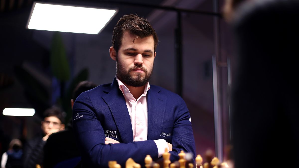 Magnus Carlsen commentates on the Olympiad