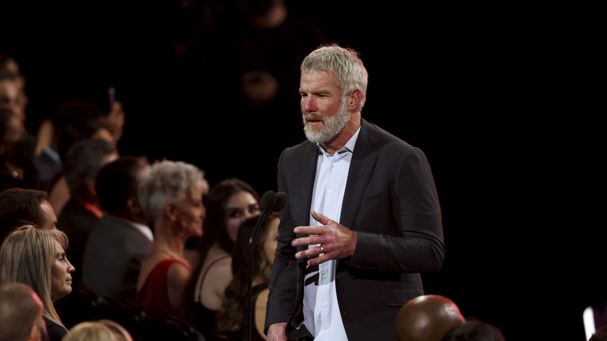 Brett Favre Scrambles Out of $16.75 Million of Social Media Trouble