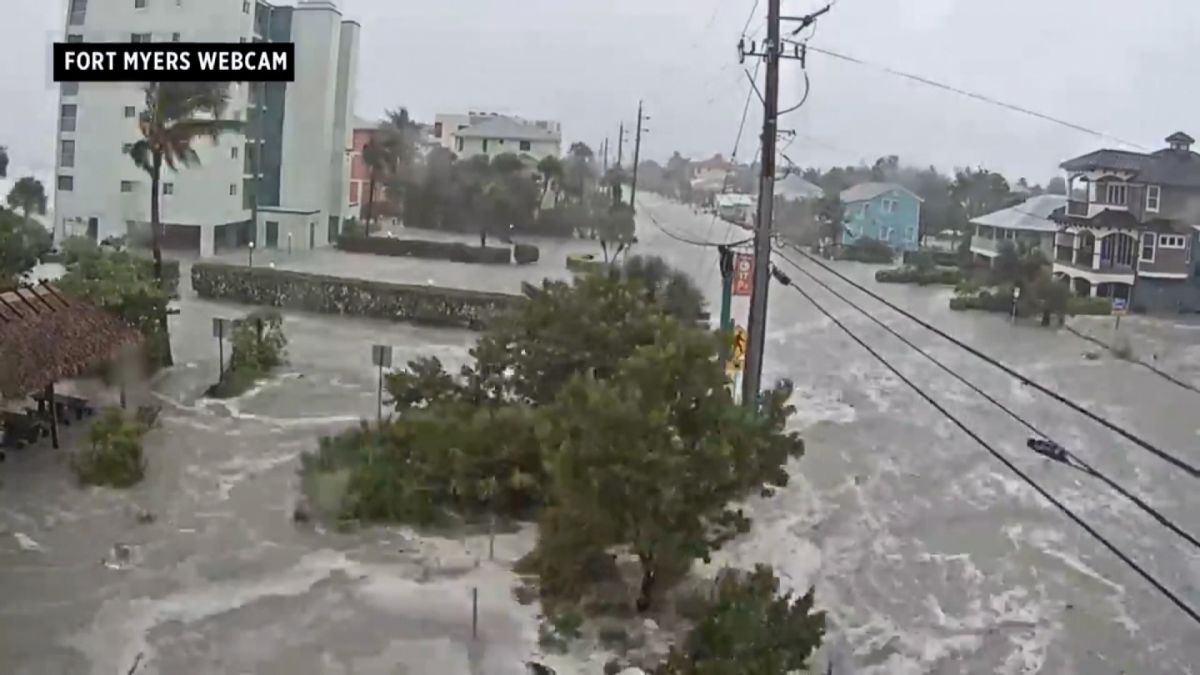 Video Timelapse shows Fort Myers, Florida, hurricane storm surge