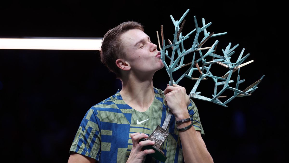 Holger Rune Teenager shocks Novak Djokovic to claim Paris Masters title CNN