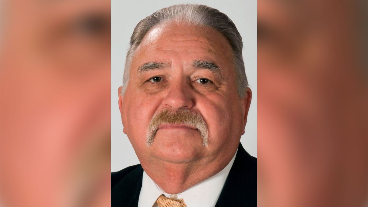 Retired detective and Kansas City drug kingpin charged with conspiring to run an underage sex-trafficking operation pic picture