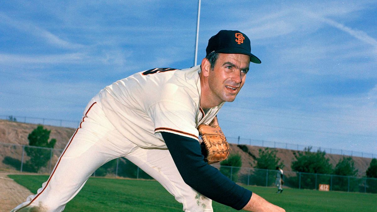 Hall of Fame pitcher Gaylord Perry, a two-time Cy Young winner, dies at 84  : NPR