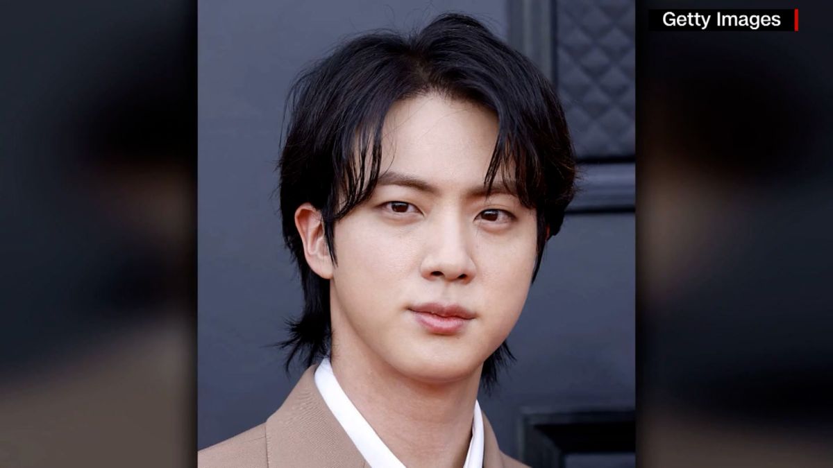 BTS star Jin begins military service in dawn of new era for K-pop  supergroup | CNN