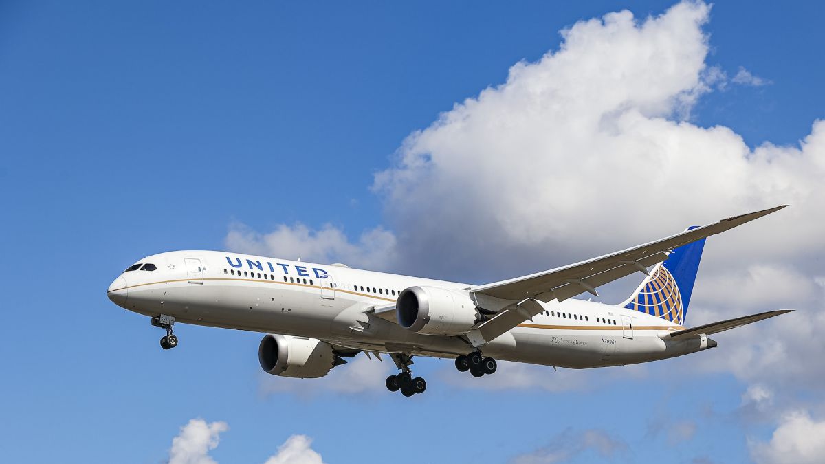 United Airlines makes 2nd large order for new planes in less than