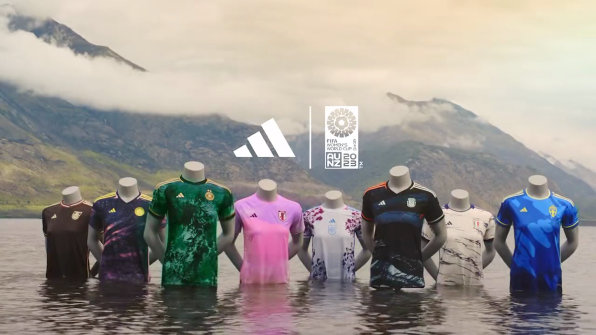 Adidas presenta su nueva línea de camisetas para el Mundial de femenino - CNN Video