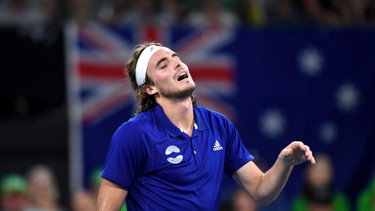 Tsitsipas Mother / Stefanos Tsitsipas Hits Father With ...