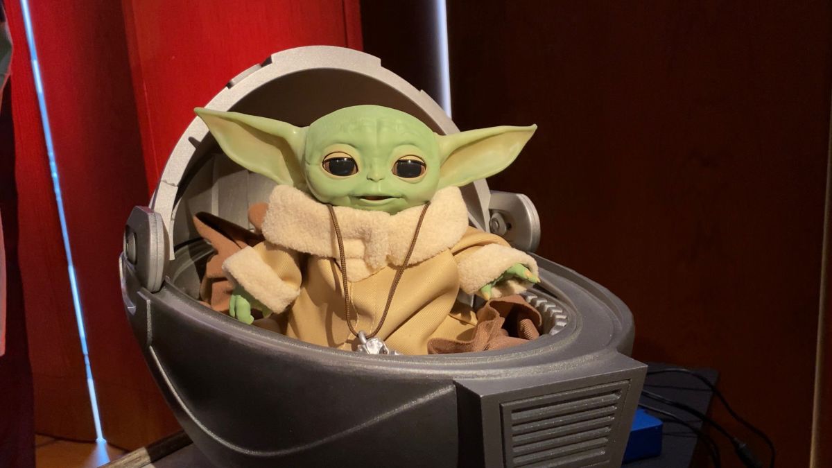 yoda moving doll