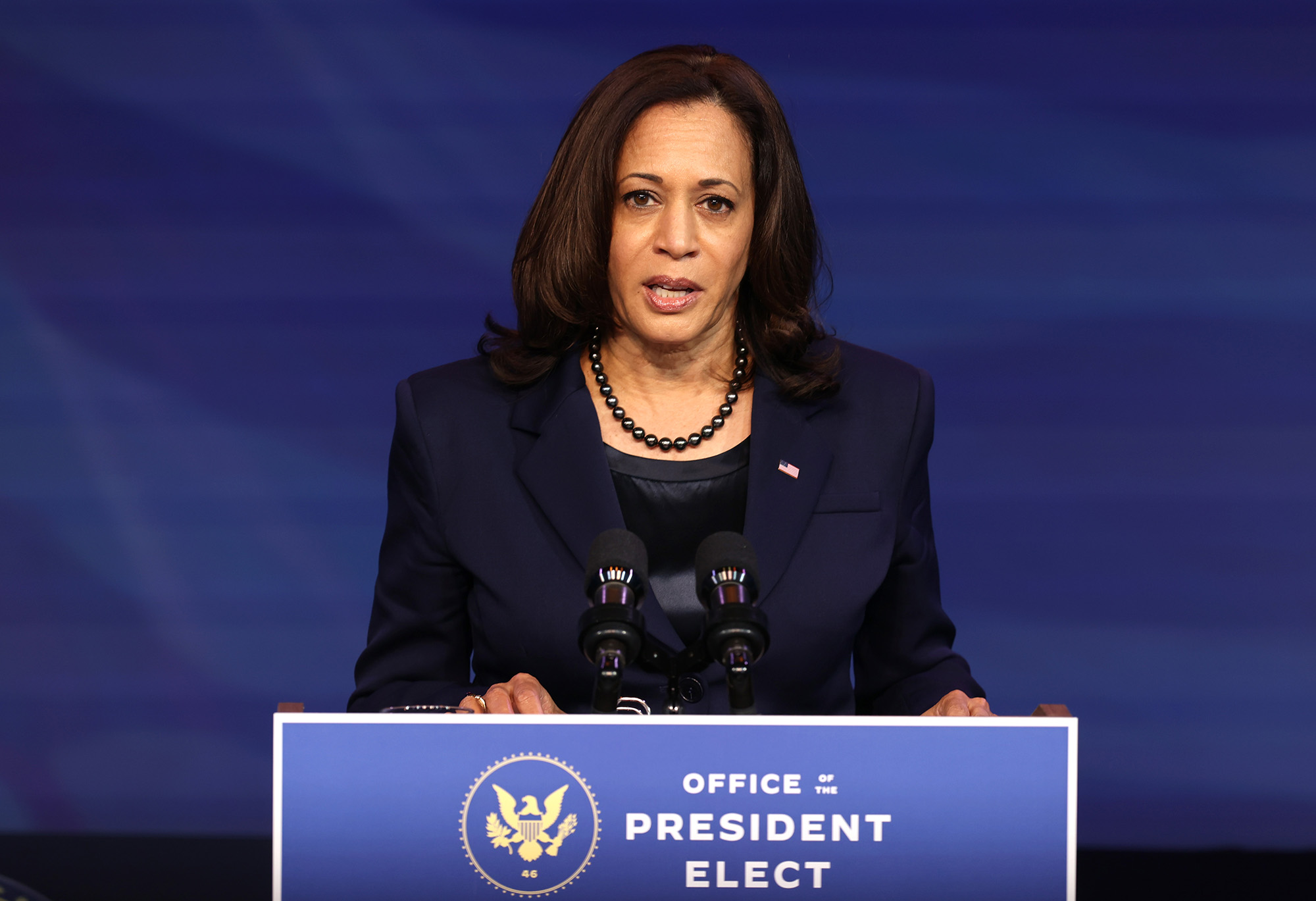 Kamala Harris will be vaccinated in public
