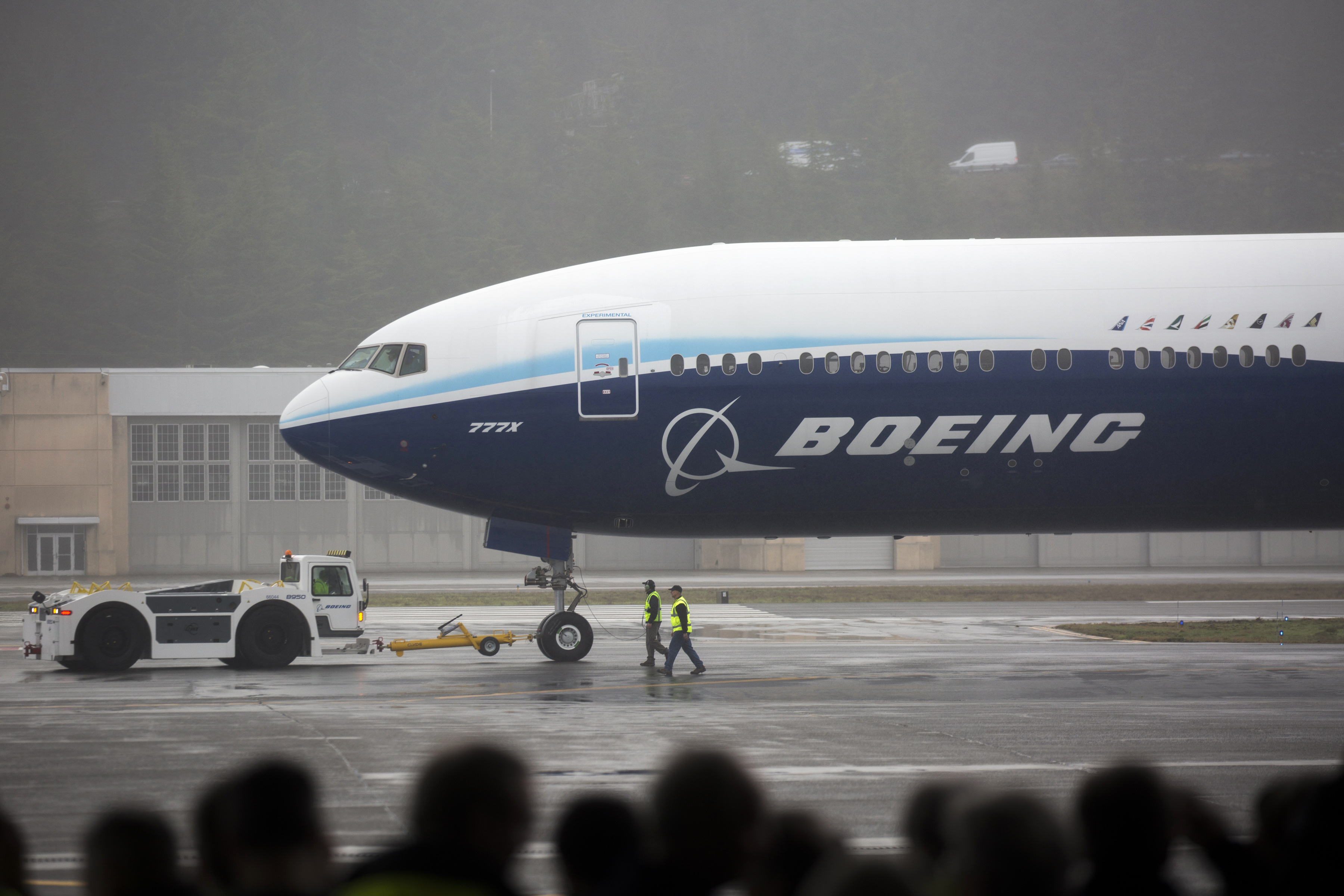 Boeing will offer employees voluntary layoff plan to reduce costs