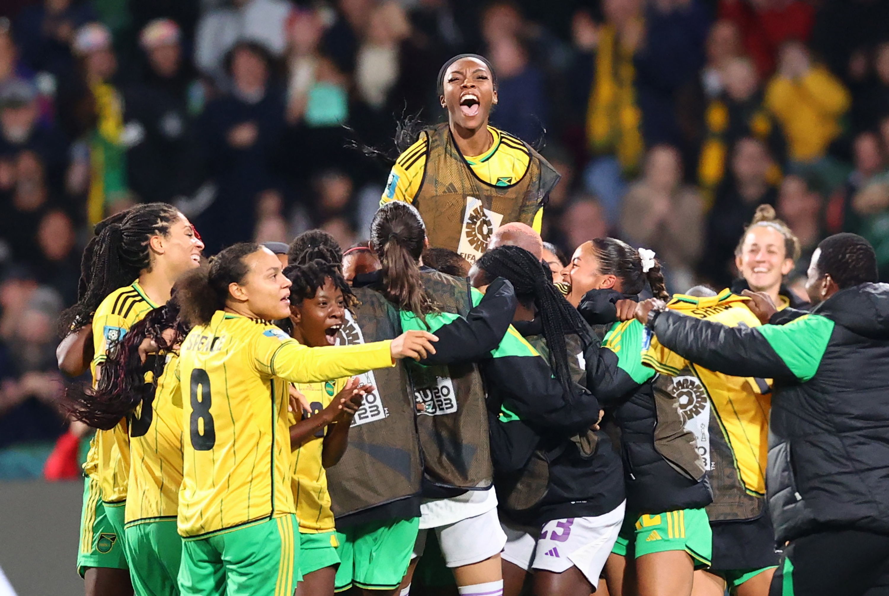 Las jugadoras de Jamaica celebran después de que Allyson Swaby marque su primer gol contra Panamá durante el partido el 29 de julio de 2023 en el Perth Rectangular Stadium en Perth, Australia. (Crédito: Luisa González/Reuters)
