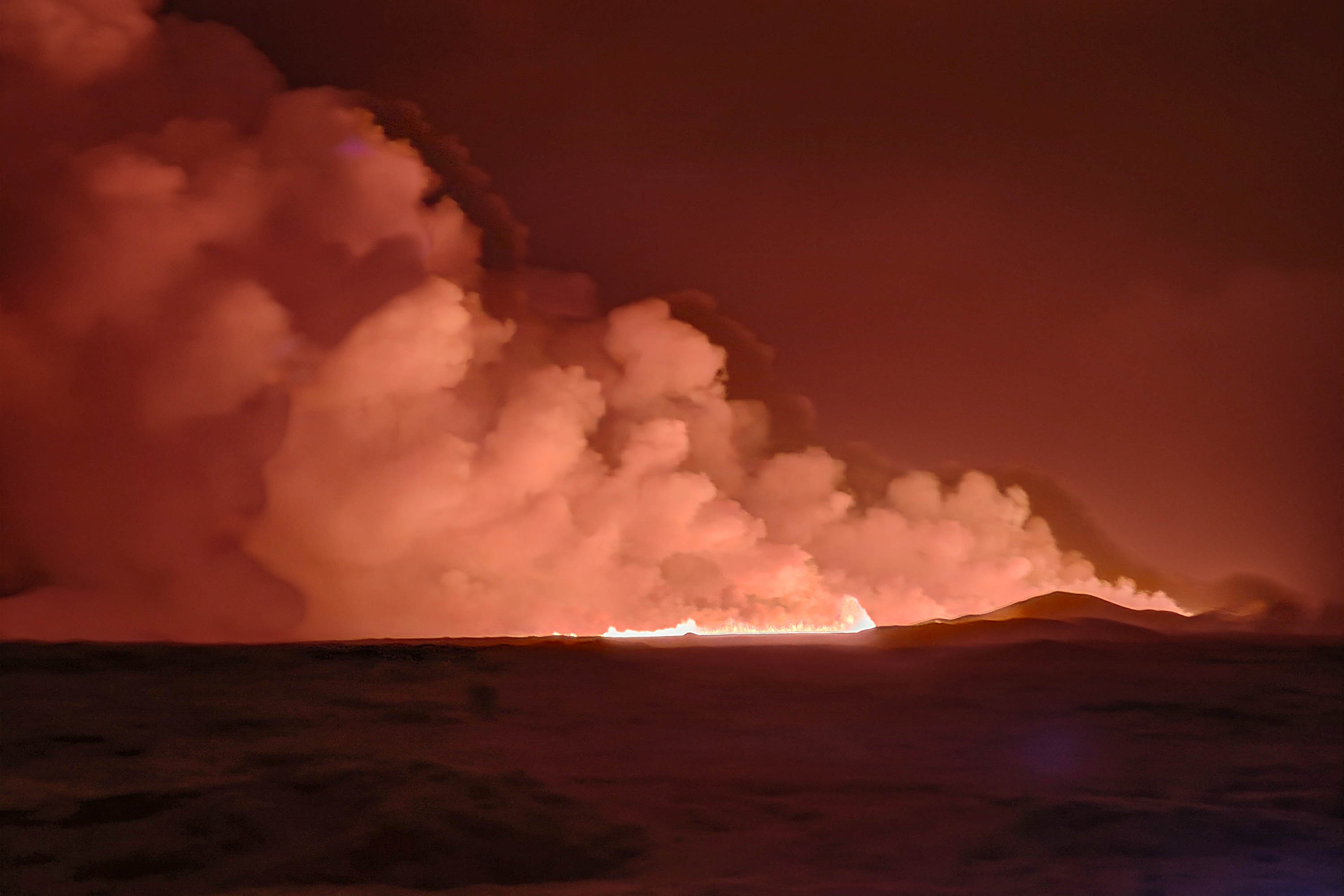 Volcanic Eruption Begins In Iceland S Reykjanes Peninsula