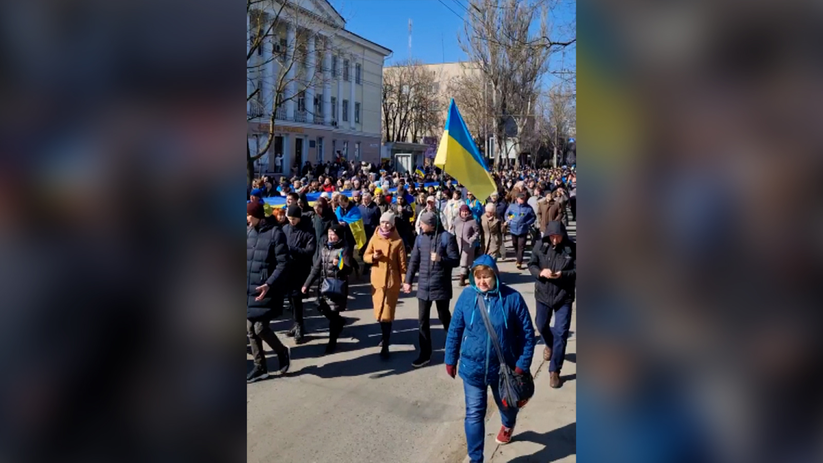 Protests over suspected Russian plans to turn occupied Ukrainian province into breakaway state