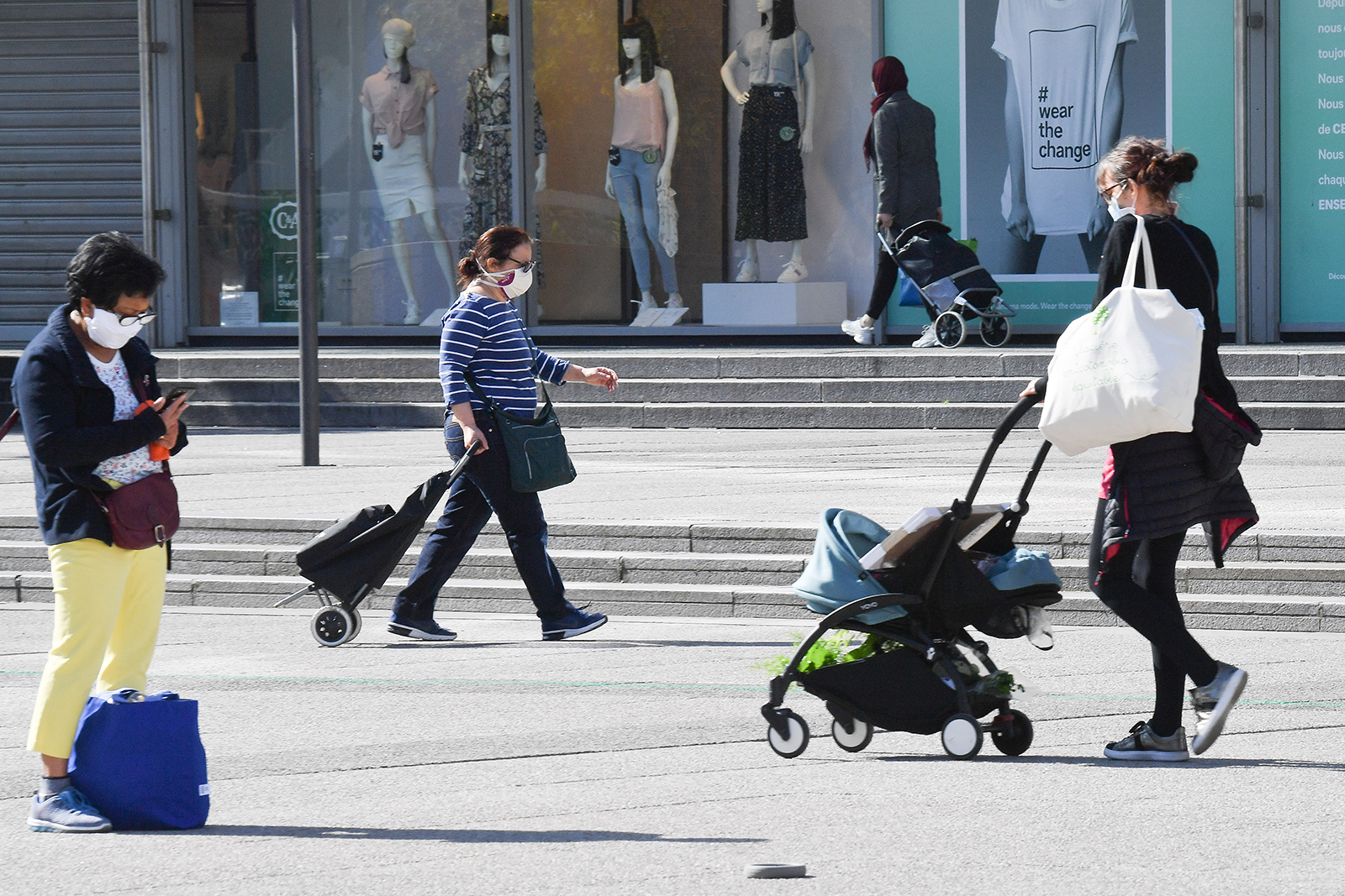 France expects thousands of businesses to reopen on May 11