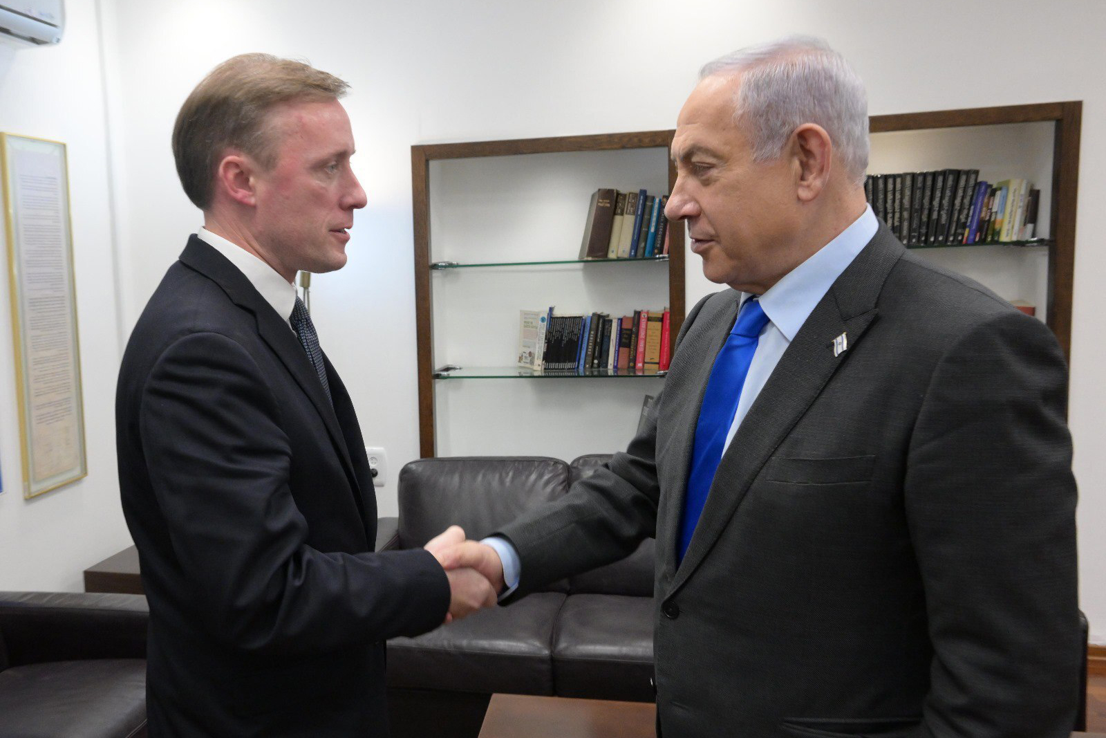 Benjamin Netenyahu meets with Jake Sullivan in Tel Aviv, Israel on December 14.