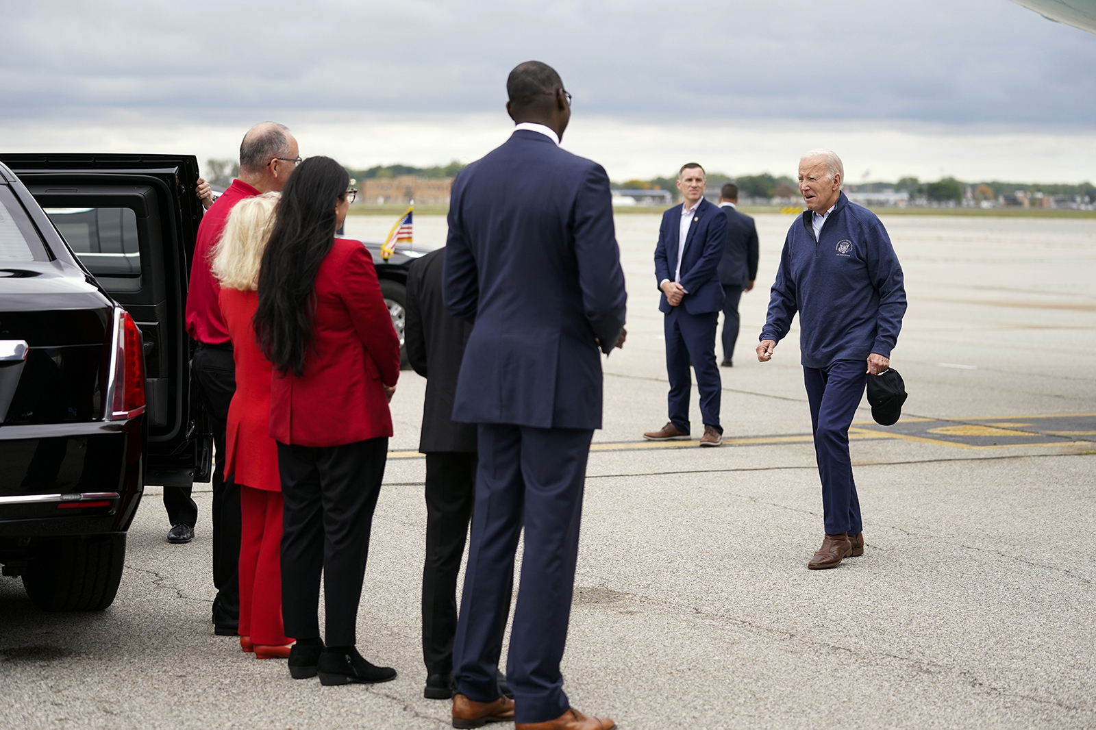 President Joe Biden arrived at Detroit Metropolitan Wayne County Airport to join striking United Auto Workers on the picket line today in Romulus, Michigan. 